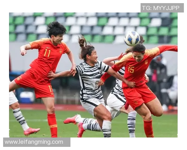 女足主力前锋重伤复出,首次合练引发全场欢呼 女足主力前锋重伤复出,首次合练引发全场欢呼